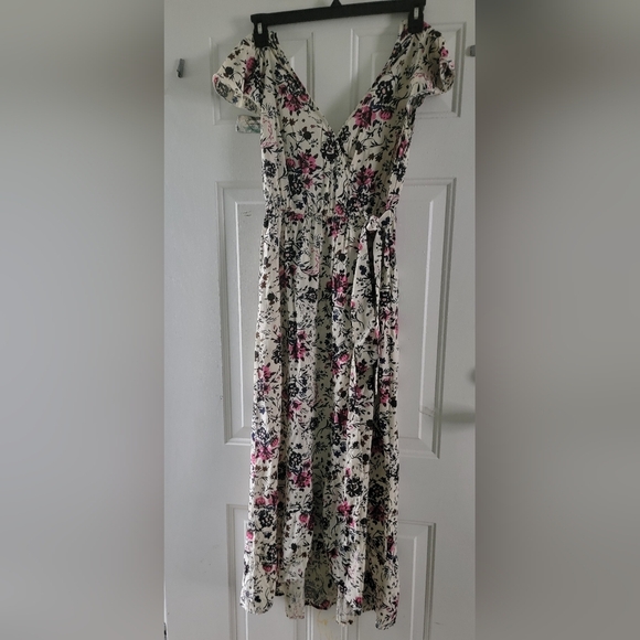 Elegant Floral V-Neck Strapless Dress - Picture 1 of 8
